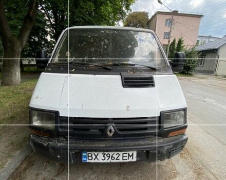 Белый Рено Трафик, объемом двигателя 2.5 л и пробегом 400 тыс. км за 1000 $, фото 1 на Automoto.ua