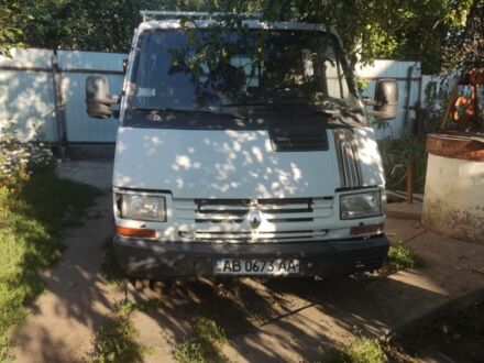 Белый Рено Трафик, объемом двигателя 0 л и пробегом 260 тыс. км за 2298 $, фото 1 на Automoto.ua