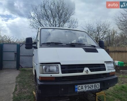 Білий Рено Трафік, об'ємом двигуна 2.1 л та пробігом 460 тис. км за 650 $, фото 1 на Automoto.ua