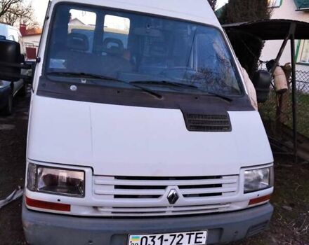 Білий Рено Трафік, об'ємом двигуна 2.5 л та пробігом 220 тис. км за 2300 $, фото 1 на Automoto.ua