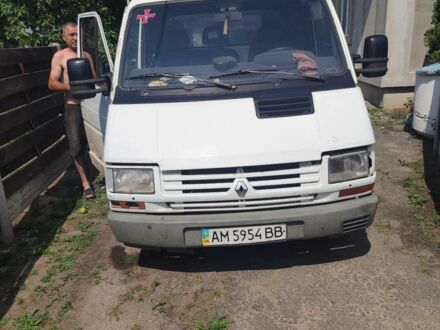 Білий Рено Трафік, об'ємом двигуна 1.9 л та пробігом 250 тис. км за 1342 $, фото 1 на Automoto.ua