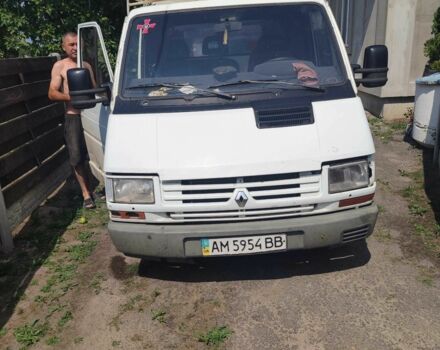 Белый Рено Трафик, объемом двигателя 1.9 л и пробегом 250 тыс. км за 1342 $, фото 1 на Automoto.ua