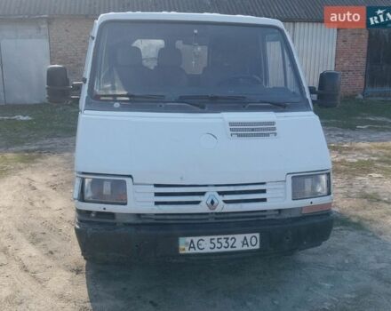 Белый Рено Трафик, объемом двигателя 1.9 л и пробегом 320 тыс. км за 1000 $, фото 1 на Automoto.ua