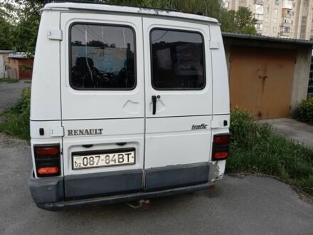 Белый Рено Трафик, объемом двигателя 1.9 л и пробегом 1 тыс. км за 950 $, фото 1 на Automoto.ua