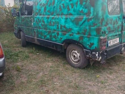 Білий Рено Трафік, об'ємом двигуна 2.5 л та пробігом 345 тис. км за 1093 $, фото 1 на Automoto.ua