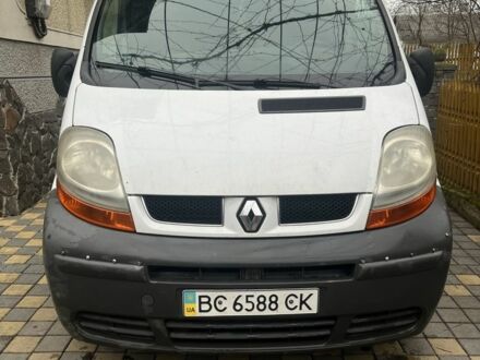 Белый Рено Трафик, объемом двигателя 1.9 л и пробегом 345 тыс. км за 6000 $, фото 1 на Automoto.ua