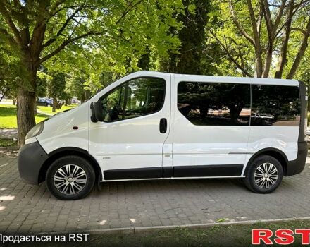 Белый Рено Трафик, объемом двигателя 1.9 л и пробегом 250 тыс. км за 6500 $, фото 1 на Automoto.ua