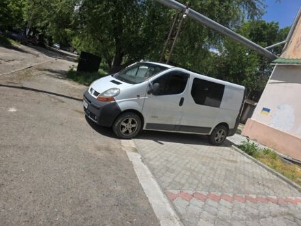 Белый Рено Трафик, объемом двигателя 1.9 л и пробегом 100 тыс. км за 6000 $, фото 1 на Automoto.ua