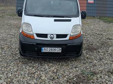 Белый Рено Трафик, объемом двигателя 1.87 л и пробегом 400 тыс. км за 4900 $, фото 1 на Automoto.ua