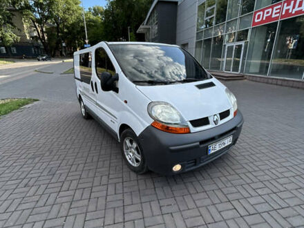 Рено Трафик 2002 в Каменское - Днепродзержинск на Automoto.ua Белый Рено Трафик, объемом двигателя 1.87 л и пробегом 420 тыс. км за 7500 $, фото 1 на Automoto.ua