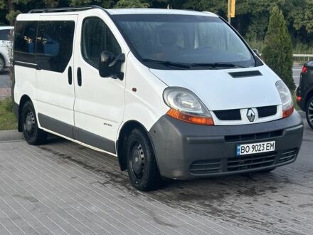 Белый Рено Трафик, объемом двигателя 1.9 л и пробегом 500 тыс. км за 5400 $, фото 1 на Automoto.ua