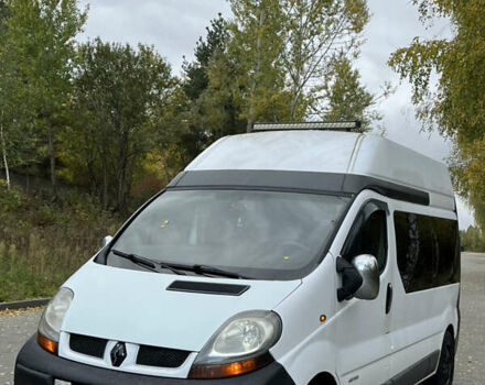 Белый Рено Трафик, объемом двигателя 1.9 л и пробегом 290 тыс. км за 5500 $, фото 1 на Automoto.ua