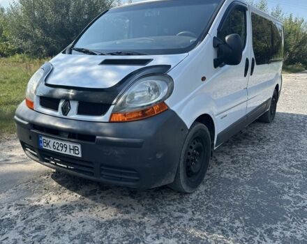 Белый Рено Трафик, объемом двигателя 1.9 л и пробегом 300 тыс. км за 6000 $, фото 1 на Automoto.ua
