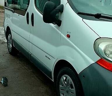 Белый Рено Трафик, объемом двигателя 1.9 л и пробегом 286 тыс. км за 7600 $, фото 1 на Automoto.ua