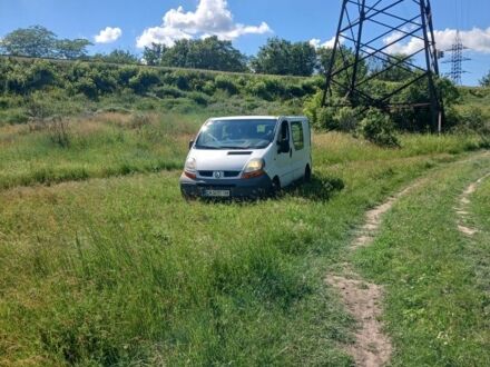 Білий Рено Трафік, об'ємом двигуна 2.5 л та пробігом 4 тис. км за 5200 $, фото 1 на Automoto.ua