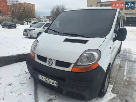 Белый Рено Трафик, объемом двигателя 1.9 л и пробегом 400 тыс. км за 5100 $, фото 1 на Automoto.ua