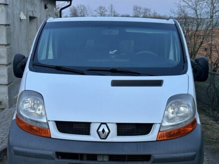 Белый Рено Трафик, объемом двигателя 1.9 л и пробегом 380 тыс. км за 8400 $, фото 1 на Automoto.ua