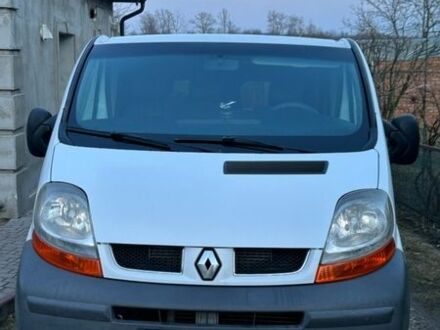 Белый Рено Трафик, объемом двигателя 1.87 л и пробегом 380 тыс. км за 8400 $, фото 1 на Automoto.ua