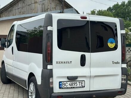 Белый Рено Трафик, объемом двигателя 1.82 л и пробегом 400 тыс. км за 7000 $, фото 1 на Automoto.ua