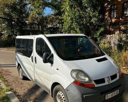 Белый Рено Трафик, объемом двигателя 1.9 л и пробегом 328 тыс. км за 6000 $, фото 1 на Automoto.ua
