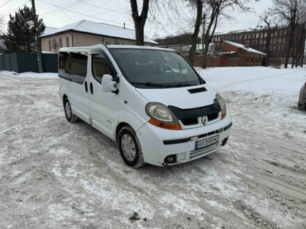 Белый Рено Трафик, объемом двигателя 1.9 л и пробегом 300 тыс. км за 6500 $, фото 1 на Automoto.ua