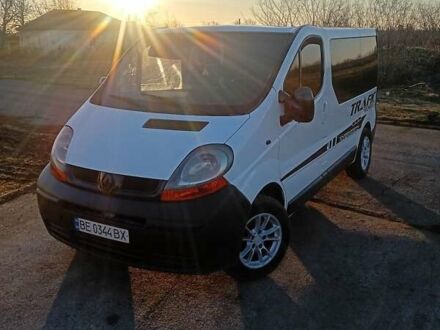 Белый Рено Трафик, объемом двигателя 1.9 л и пробегом 150 тыс. км за 6000 $, фото 1 на Automoto.ua