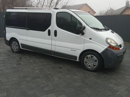 Белый Рено Трафик, объемом двигателя 1.9 л и пробегом 440 тыс. км за 6800 $, фото 1 на Automoto.ua