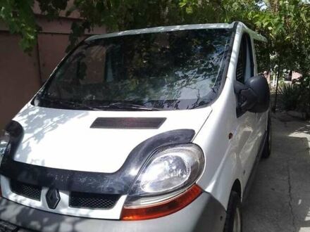 Рено Трафик 2004 в Николаеве на Automoto.ua Белый Рено Трафик, объемом двигателя 1.9 л и пробегом 350 тыс. км за 6000 $, фото 1 на Automoto.ua