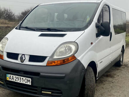 Белый Рено Трафик, объемом двигателя 1.87 л и пробегом 265 тыс. км за 6200 $, фото 1 на Automoto.ua