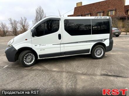 Белый Рено Трафик, объемом двигателя 1.9 л и пробегом 285 тыс. км за 7350 $, фото 1 на Automoto.ua