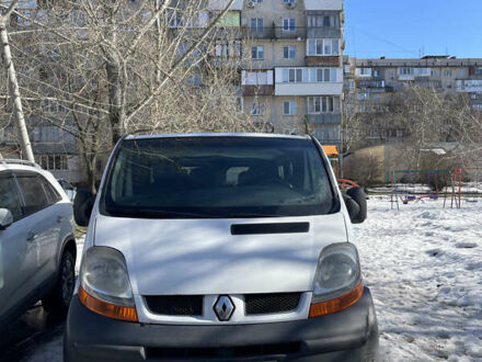 Білий Рено Трафік, об'ємом двигуна 1.9 л та пробігом 355 тис. км за 7000 $, фото 1 на Automoto.ua