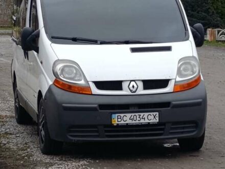 Белый Рено Трафик, объемом двигателя 1.9 л и пробегом 305 тыс. км за 8300 $, фото 1 на Automoto.ua