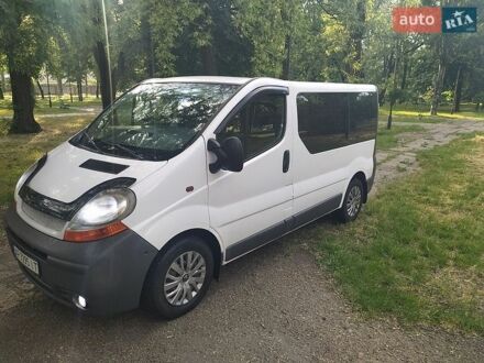 Белый Рено Трафик, объемом двигателя 1.87 л и пробегом 420 тыс. км за 7400 $, фото 1 на Automoto.ua
