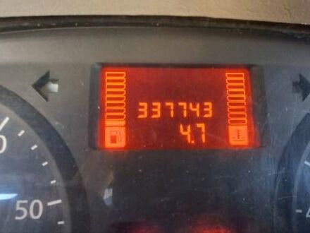 Білий Рено Трафік, об'ємом двигуна 1.9 л та пробігом 337 тис. км за 5099 $, фото 1 на Automoto.ua