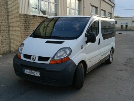 Рено Трафик 2005 в Славянске на Automoto.ua Белый Рено Трафик, объемом двигателя 2 л и пробегом 330 тыс. км за 8300 $, фото 1 на Automoto.ua