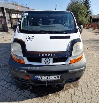Білий Рено Трафік, об'ємом двигуна 1.9 л та пробігом 382 тис. км за 7500 $, фото 1 на Automoto.ua