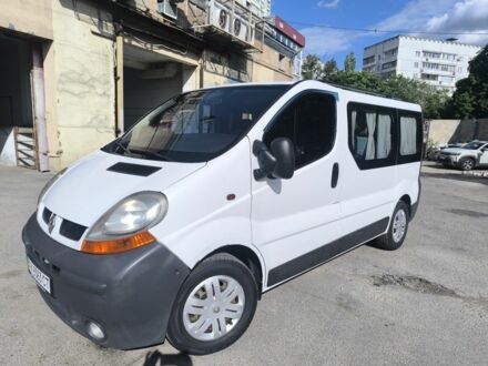 Белый Рено Трафик, объемом двигателя 1.9 л и пробегом 283 тыс. км за 7800 $, фото 1 на Automoto.ua