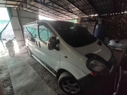 Білий Рено Трафік, об'ємом двигуна 1.9 л та пробігом 300 тис. км за 8000 $, фото 1 на Automoto.ua