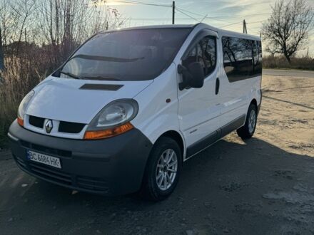 Белый Рено Трафик, объемом двигателя 1.9 л и пробегом 390 тыс. км за 6000 $, фото 1 на Automoto.ua