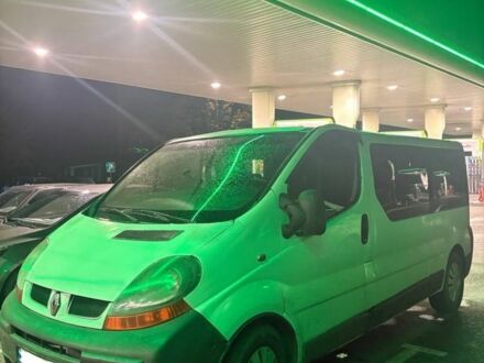 Белый Рено Трафик, объемом двигателя 0 л и пробегом 300 тыс. км за 6500 $, фото 1 на Automoto.ua