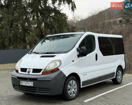 Белый Рено Трафик, объемом двигателя 1.9 л и пробегом 437 тыс. км за 8000 $, фото 1 на Automoto.ua