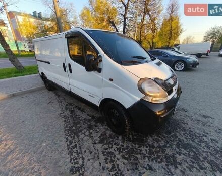 Белый Рено Трафик, объемом двигателя 1.9 л и пробегом 440 тыс. км за 6900 $, фото 1 на Automoto.ua