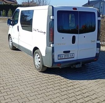 Белый Рено Трафик, объемом двигателя 2.46 л и пробегом 358 тыс. км за 6700 $, фото 1 на Automoto.ua