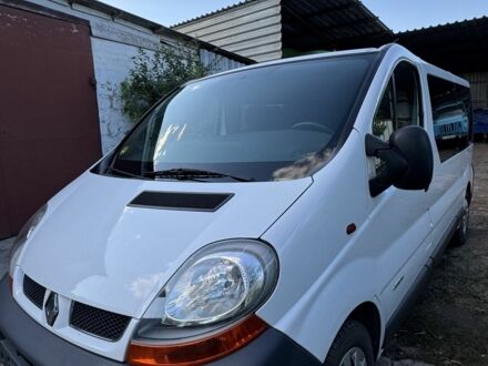 Белый Рено Трафик, объемом двигателя 1.9 л и пробегом 210 тыс. км за 8500 $, фото 1 на Automoto.ua