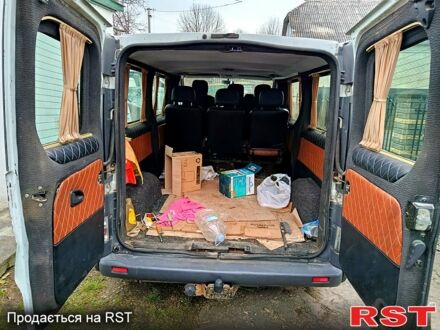 Белый Рено Трафик, объемом двигателя 1.9 л и пробегом 350 тыс. км за 6500 $, фото 1 на Automoto.ua