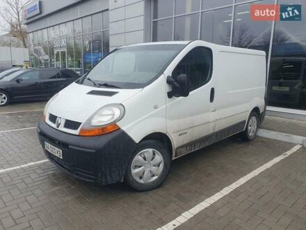 Белый Рено Трафик, объемом двигателя 1.9 л и пробегом 330 тыс. км за 4490 $, фото 1 на Automoto.ua