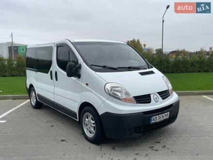 Белый Рено Трафик, объемом двигателя 2 л и пробегом 318 тыс. км за 8800 $, фото 1 на Automoto.ua