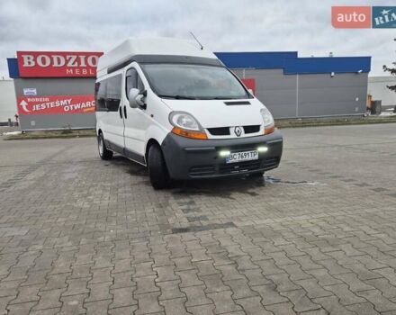 Белый Рено Трафик, объемом двигателя 1.87 л и пробегом 385 тыс. км за 7800 $, фото 1 на Automoto.ua