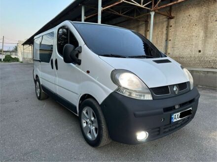 Белый Рено Трафик, объемом двигателя 1.9 л и пробегом 286 тыс. км за 6500 $, фото 1 на Automoto.ua