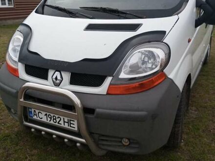 Белый Рено Трафик, объемом двигателя 1.87 л и пробегом 400 тыс. км за 8250 $, фото 1 на Automoto.ua